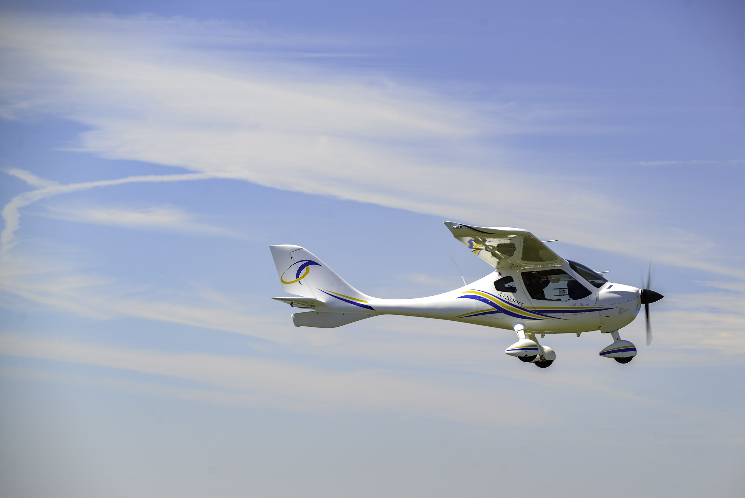 AJ Sport flight school airplane